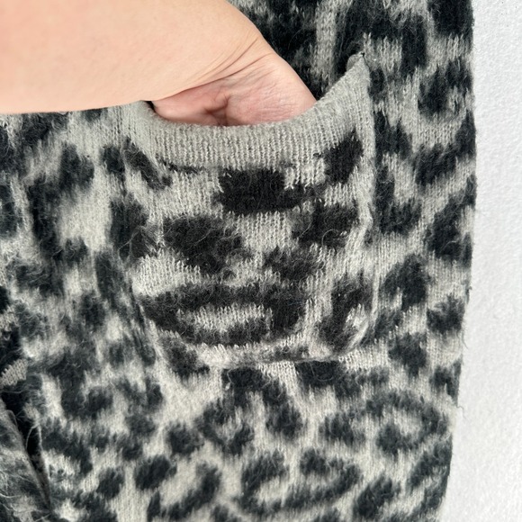 Torrid Plus 5X Cardigan Sweater Grey Leopard Longline‎ Knit Open Front Animal - Picture 5 of 11